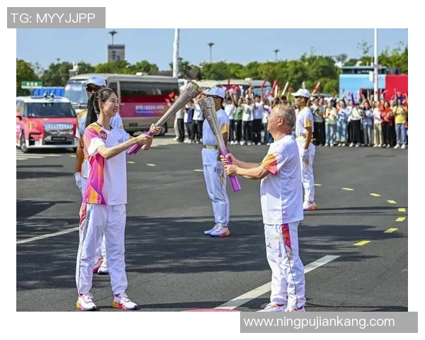 亚运会火炬接力开启，中国运动员担任首棒火炬手